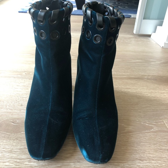 FENDI Velvet Boots - Picture 4 of 13